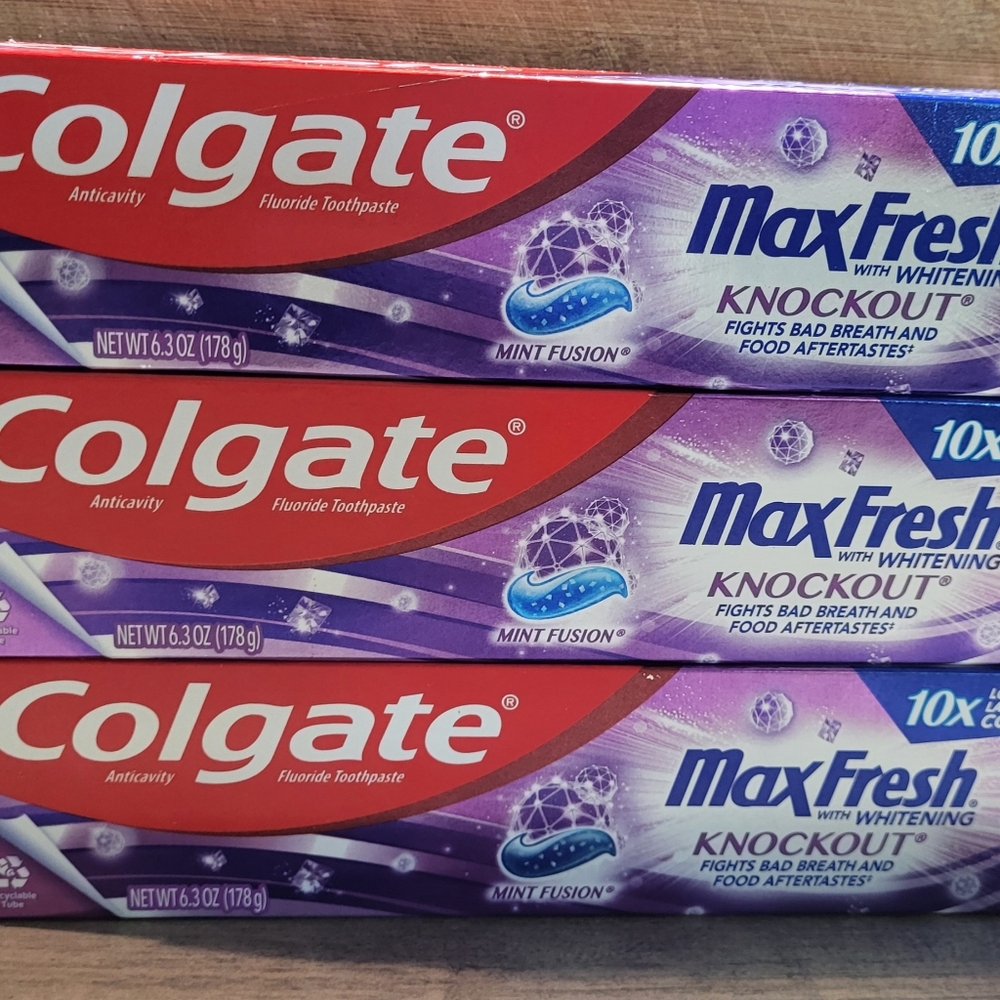 NEW Lot of (3) Colgate Max Fresh with whitening Knockout Toothpaste Mint Fusion